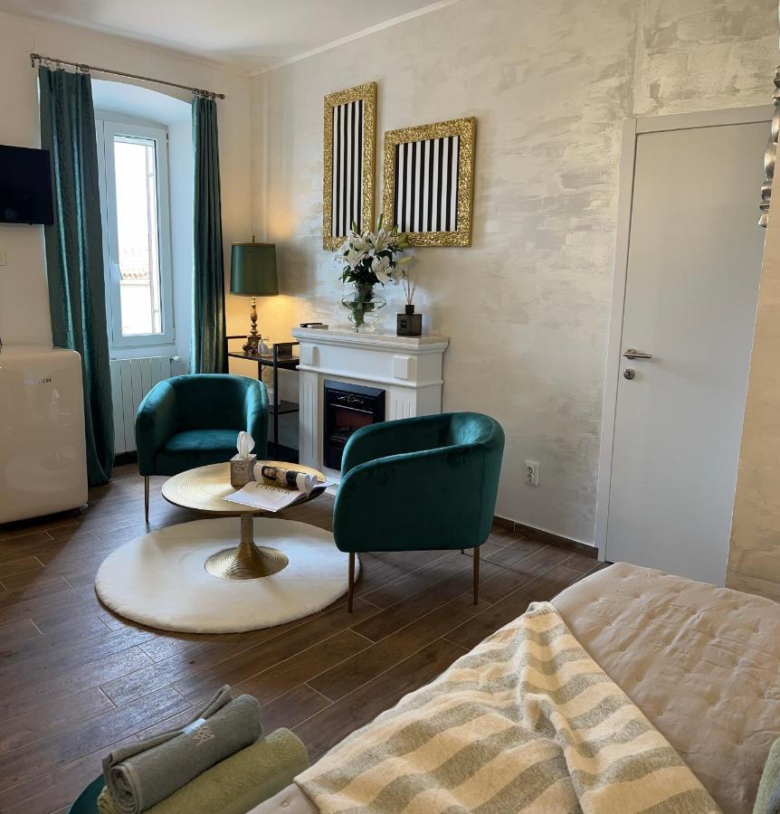 La Dolce Vita Luxury II Apartments With Best Free Private Parking In Center พูลา ภายนอก รูปภาพ