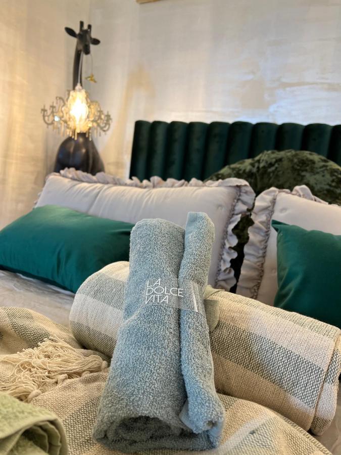 La Dolce Vita Luxury II Apartments With Best Free Private Parking In Center พูลา ภายนอก รูปภาพ