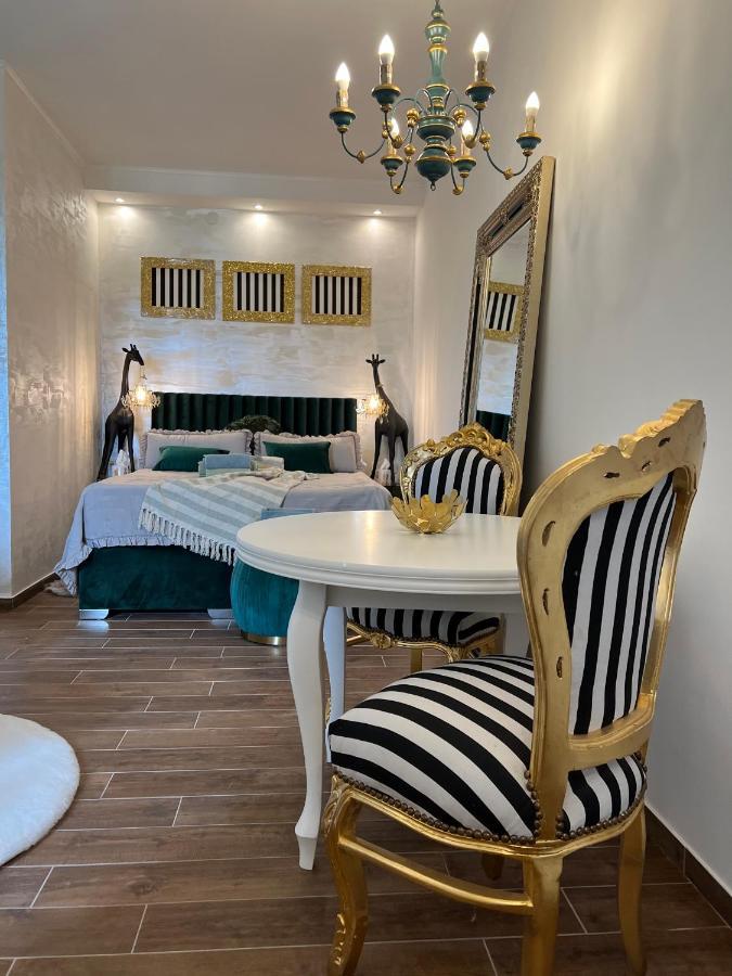 La Dolce Vita Luxury II Apartments With Best Free Private Parking In Center พูลา ภายนอก รูปภาพ